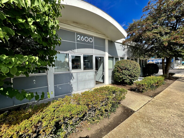 2600 Gross Point Rd, Evanston, IL à vendre - Photo du bâtiment - Image 3 de 18