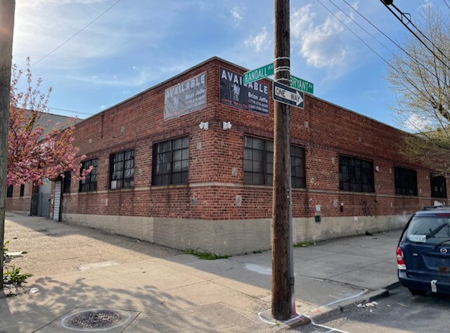 1315 Randall Ave, Bronx, NY à louer - Photo du bâtiment - Image 1 de 7