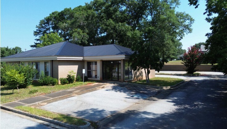 253 E Savannah St, Calhoun Falls, SC à vendre - Photo du bâtiment - Image 2 de 41