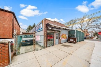 2006 125th St, College Point, NY à louer Photo intérieure- Image 2 de 14