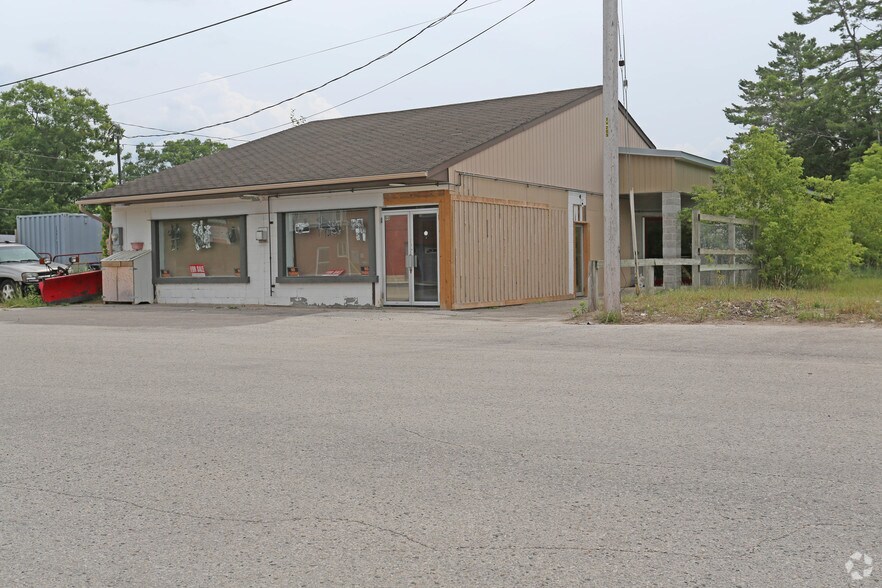 60 19th St, Wasaga Beach, ON à vendre - Photo principale - Image 1 de 1