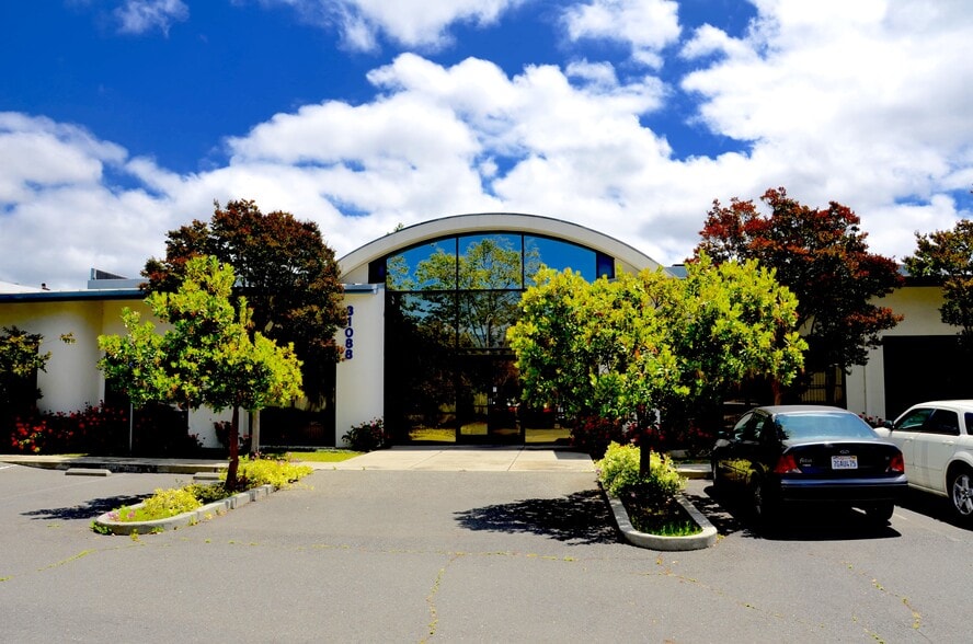 31088 San Clemente St, Hayward, CA for lease - Primary Photo - Image 1 of 3