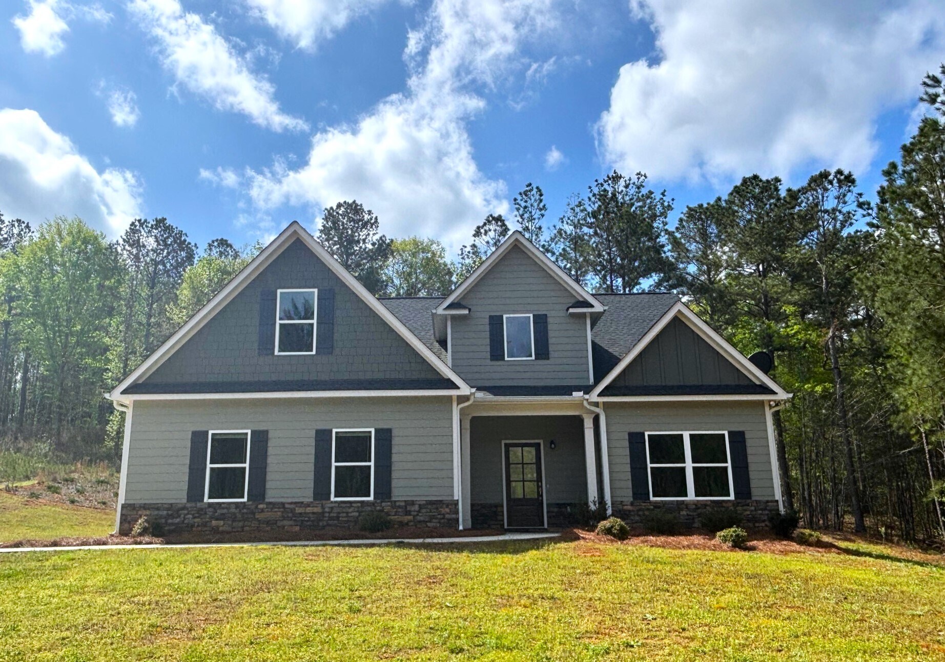 80 Hawthorn Ln, Covington, GA for sale Primary Photo- Image 1 of 2