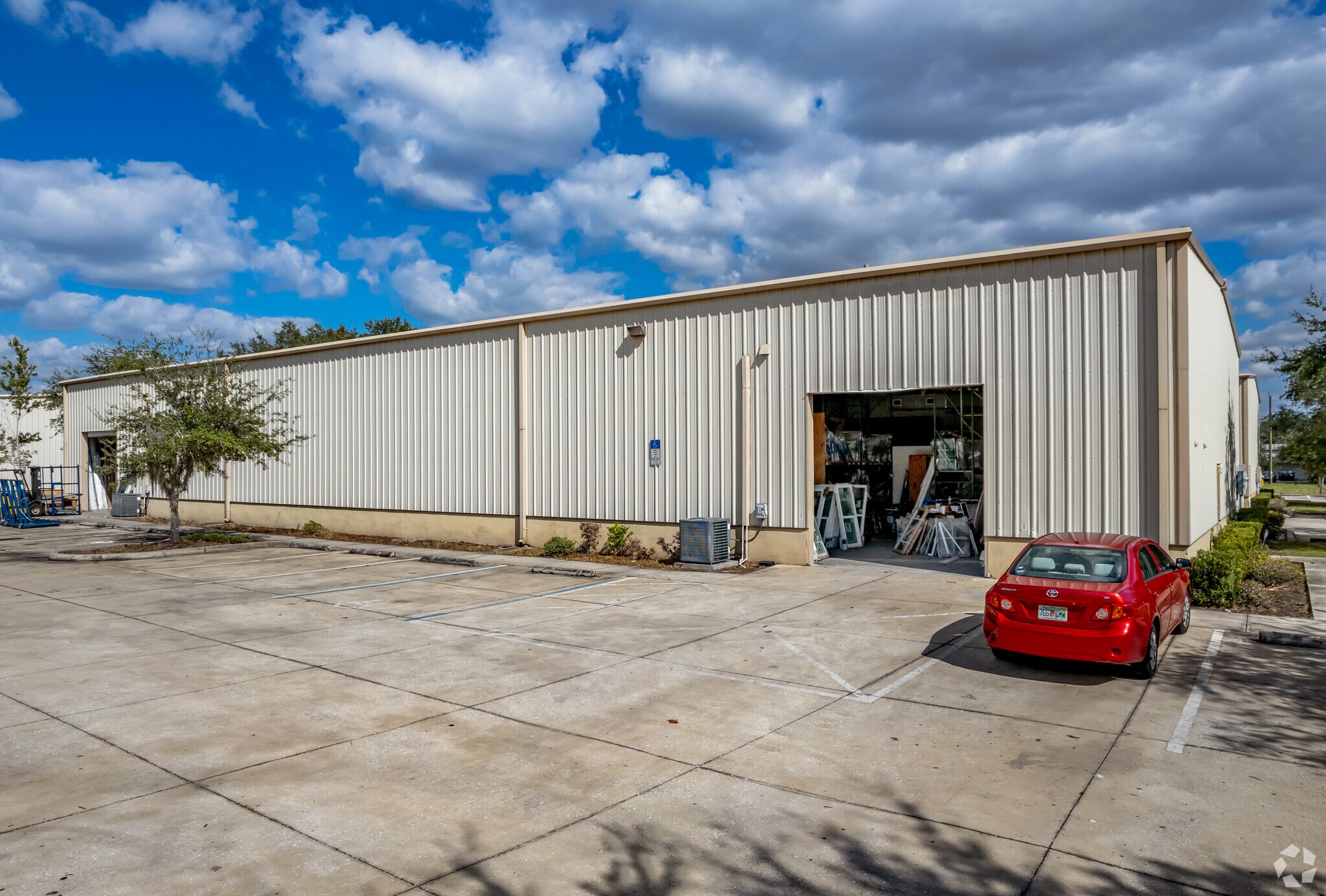 2076 58th Avenue Cir E, Bradenton, FL for sale Primary Photo- Image 1 of 15