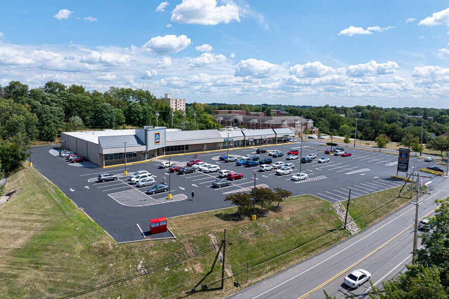 5239-5255 Brownsville Rd, Pittsburgh, PA à louer - Photo du bâtiment - Image 2 de 10