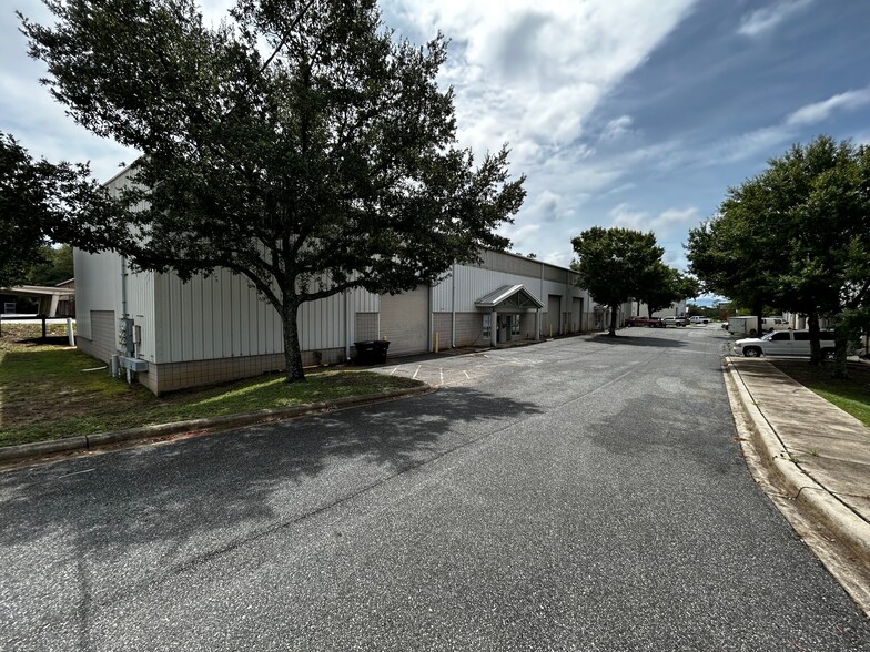 4329 W Pensacola St, Tallahassee, FL for lease - Building Photo - Image 1 of 17