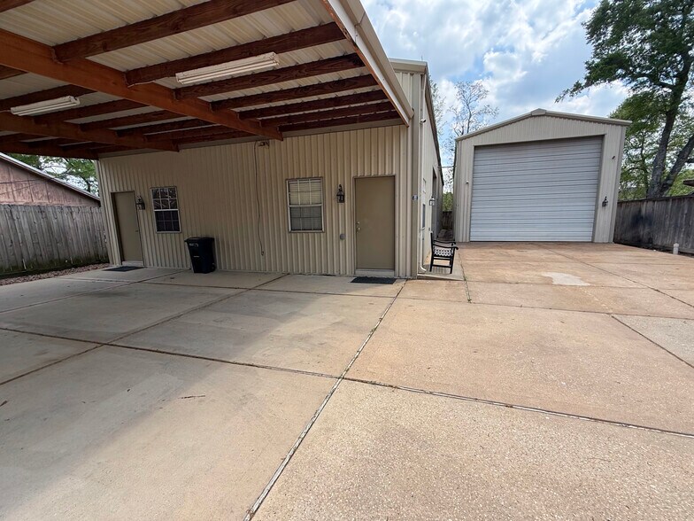 1115 Chateau Woods Parkway Dr, Conroe, TX à louer - Photo du bâtiment - Image 3 de 21