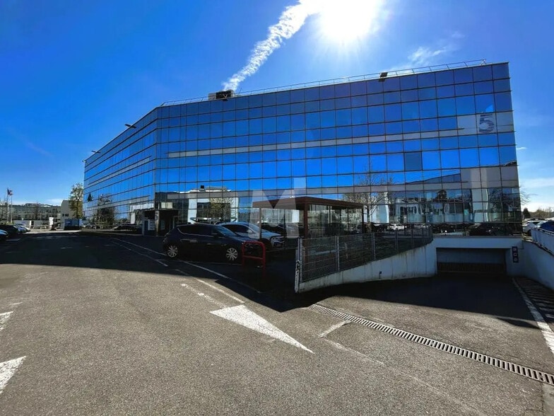Office in Évry-Courcouronnes for lease - Building Photo - Image 2 of 5