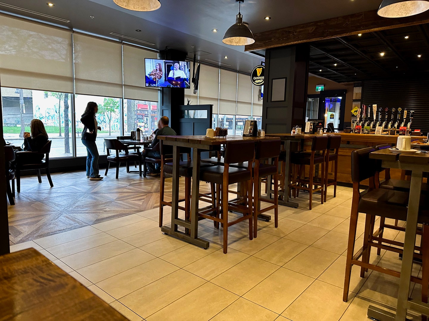 430 Ouellette Ave, Windsor, ON for lease Interior Photo- Image 1 of 5