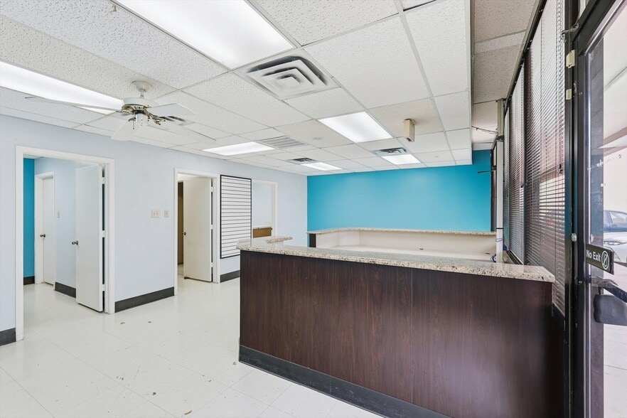 2141-2149 W Park Blvd, Plano, TX for lease - Building Photo - Image 3 of 22