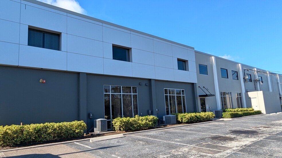 5402 W Laurel St, Tampa, FL for sale - Building Photo - Image 1 of 4