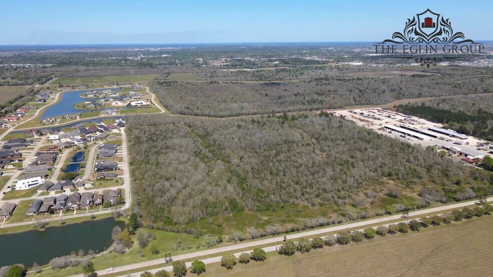 Walden Road, Beaumont, TX à vendre - Vidéo sur l’inscription commerciale - Image 2 de 9