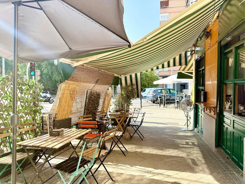 Retail in Madrid, Madrid for lease - Building Photo - Image 3 of 3