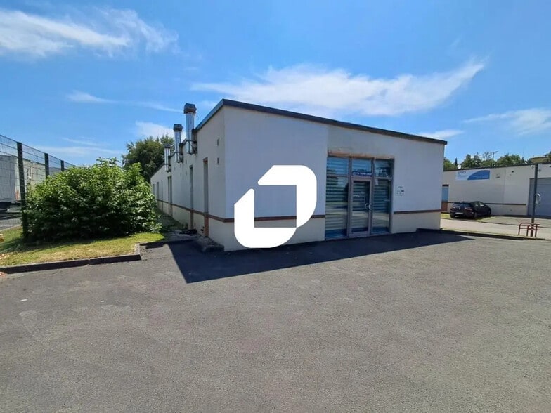 Office in Templemars for lease - Building Photo - Image 3 of 9