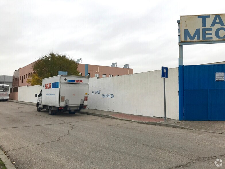 Camino de Coslada, 40, Madrid, Madrid à louer - Photo du bâtiment - Image 2 de 3