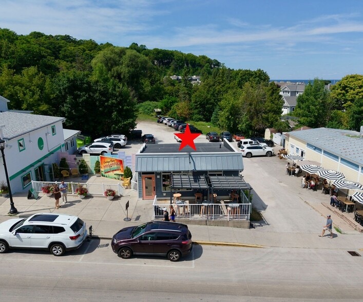 10649 Bay Shore Dr, Sister Bay, WI for sale - Building Photo - Image 2 of 28