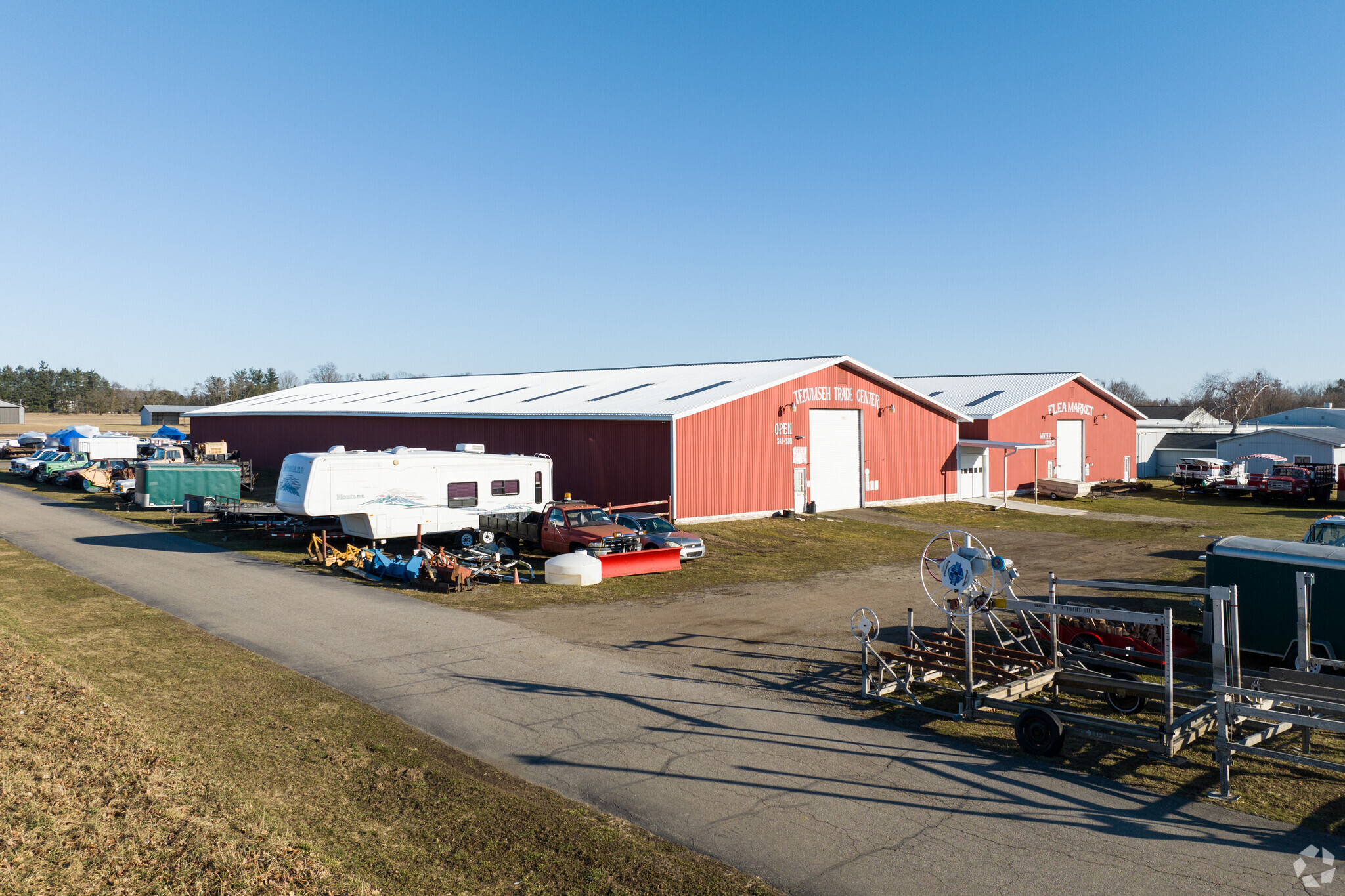 9129 Tecumseh Clinton Hwy, Tecumseh, MI for lease Primary Photo- Image 1 of 7