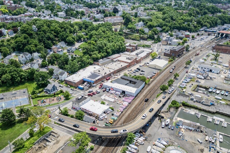 36 N Water St, Ossining, NY à vendre - Photo du bâtiment - Image 3 de 15