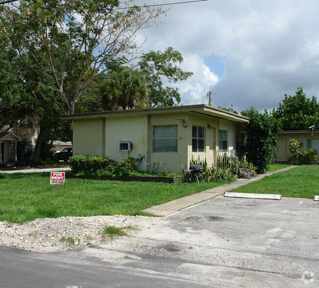 729-731 SW 4th Ct, Fort Lauderdale, FL à vendre - Photo principale - Image 1 de 23