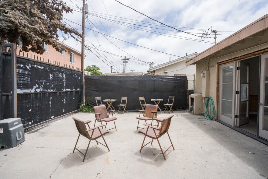 1529 W Pacific Coast Hwy, Long Beach, CA à vendre - Photo du bâtiment - Image 2 de 21