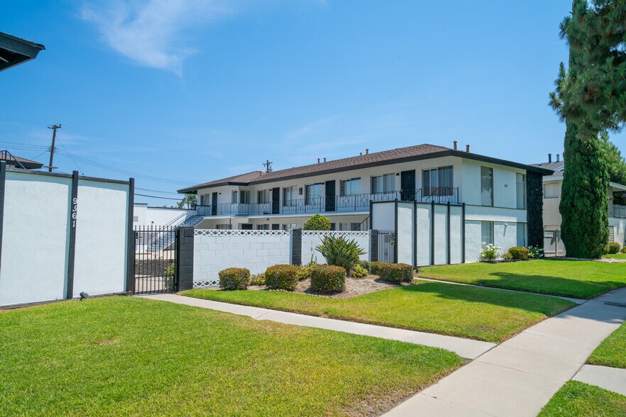 9371 Cellini Ave, Garden Grove, CA à vendre - Photo du bâtiment - Image 2 de 19