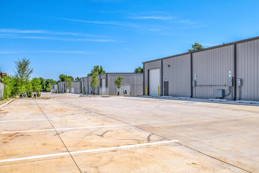 1917 SE 29th St, Oklahoma City, OK à louer - Photo du bâtiment - Image 2 de 8