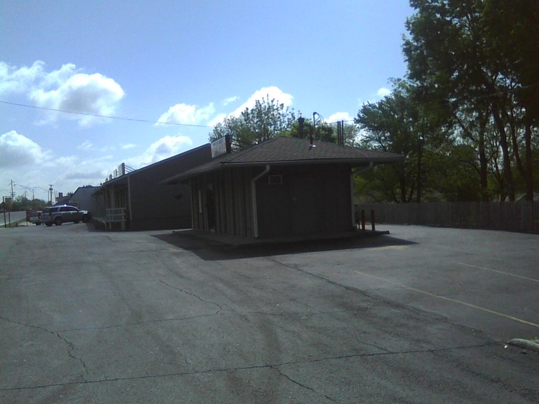 603 E 23rd St S, Independence, MO for sale - Building Photo - Image 3 of 18