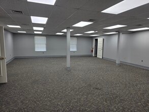 2027 Broadway St, Cape Girardeau, MO for lease Interior Photo- Image 1 of 10