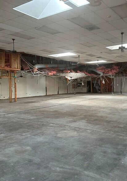 315 G St, Davis, CA à louer - Photo du bâtiment - Image 2 de 12