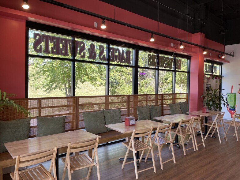 1370 Veterans Pky, Clarksville, IN à louer - Photo intérieure - Image 2 de 8