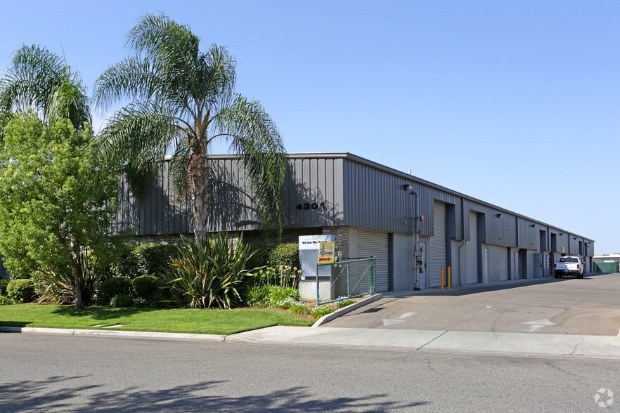 4301 N Selland Ave, Fresno, CA for lease - Primary Photo - Image 1 of 3