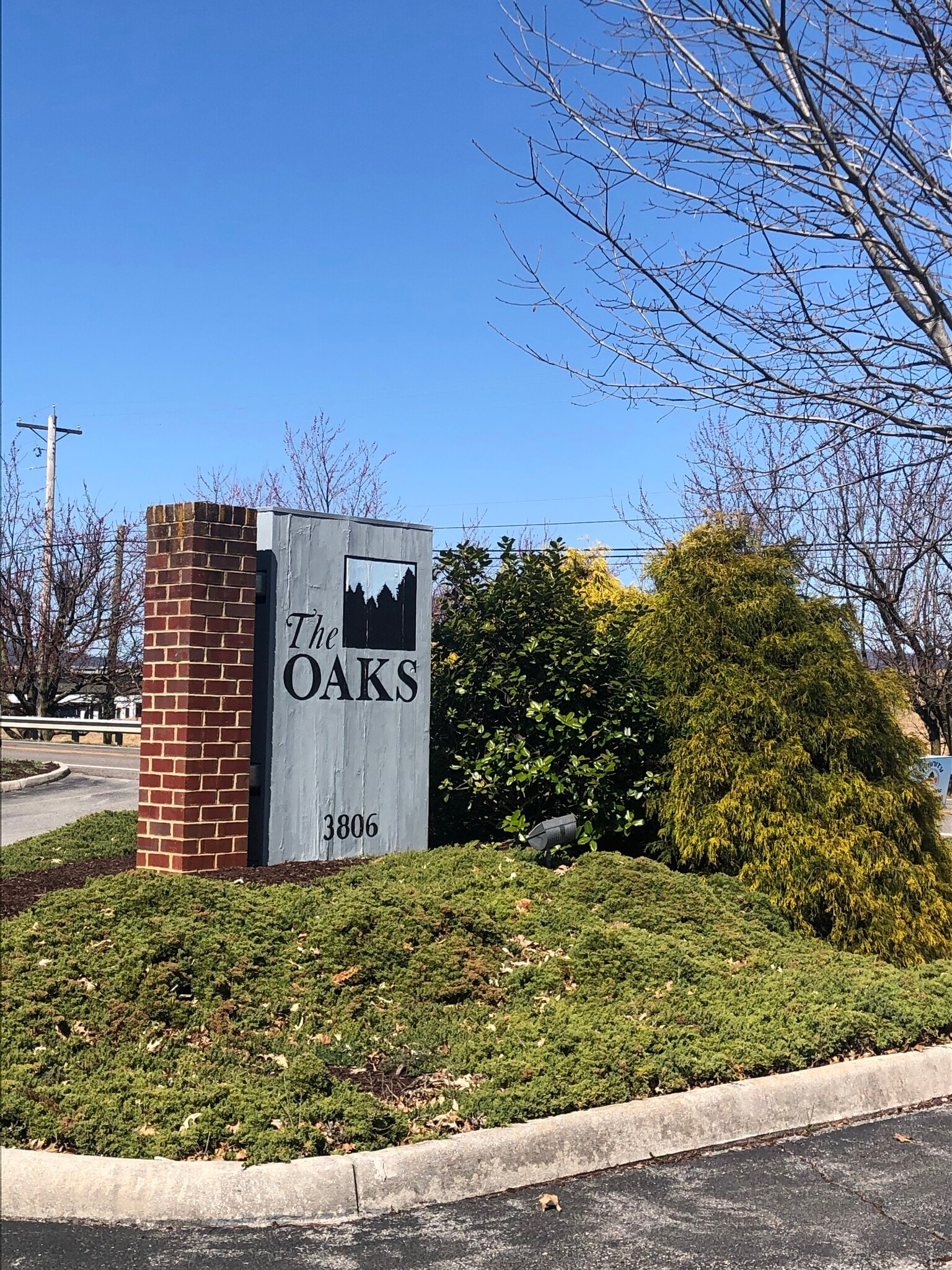 3826 Thirlane Rd NW, Roanoke, VA for lease Primary Photo- Image 1 of 6