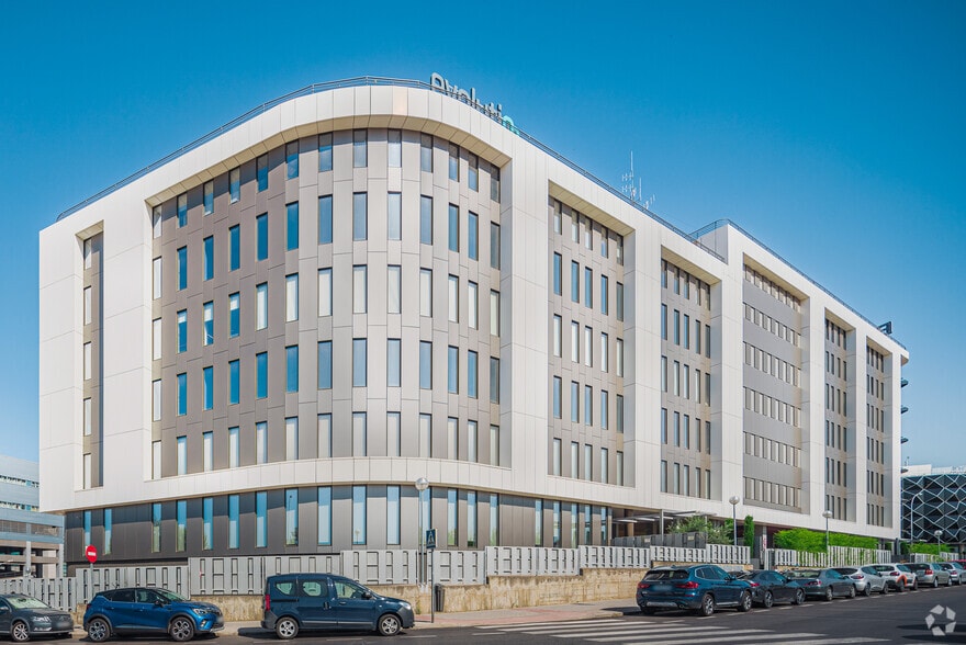 Calle Isabel Colbrand, 6-8, Madrid, Madrid for lease - Building Photo - Image 3 of 4