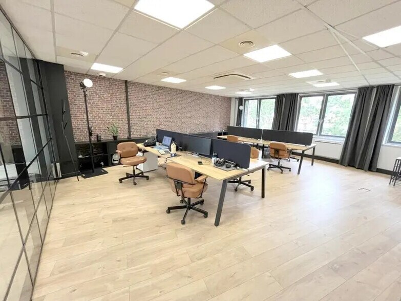 Bureau dans Saint-Germain-en-Laye à louer - Photo intérieure - Image 3 de 5