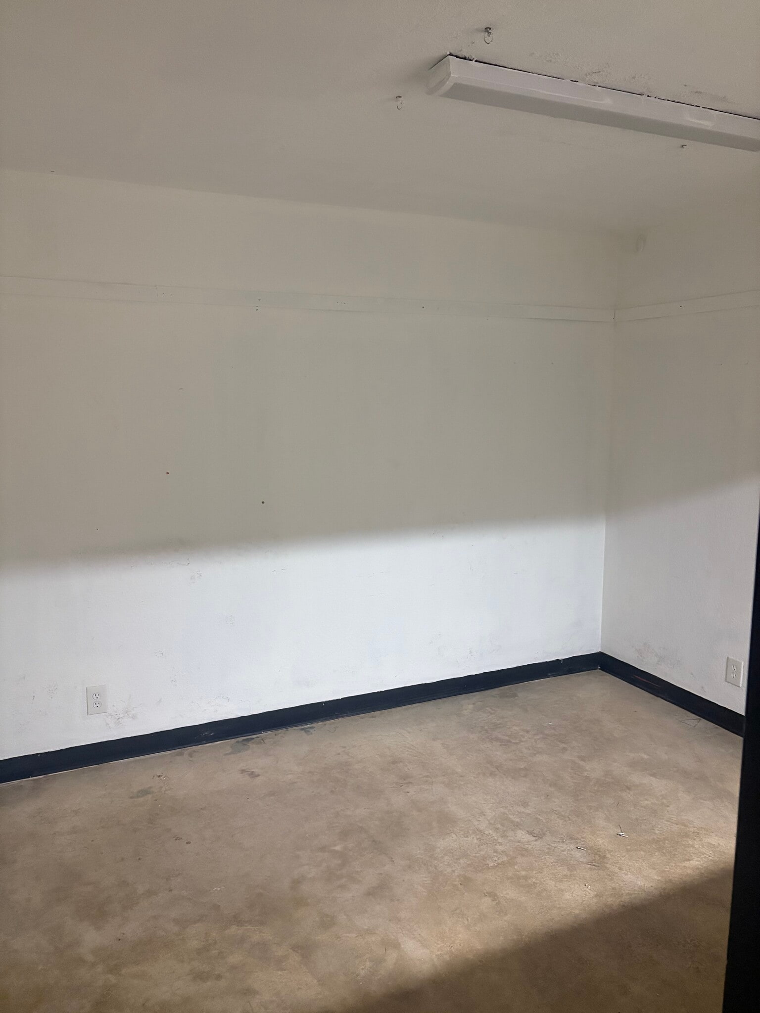 1900 NW 19th St, Fort Lauderdale, FL for lease Interior Photo- Image 1 of 5