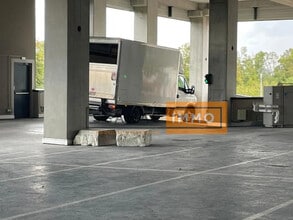 Flex in Colombes for lease Building Photo- Image 1 of 3