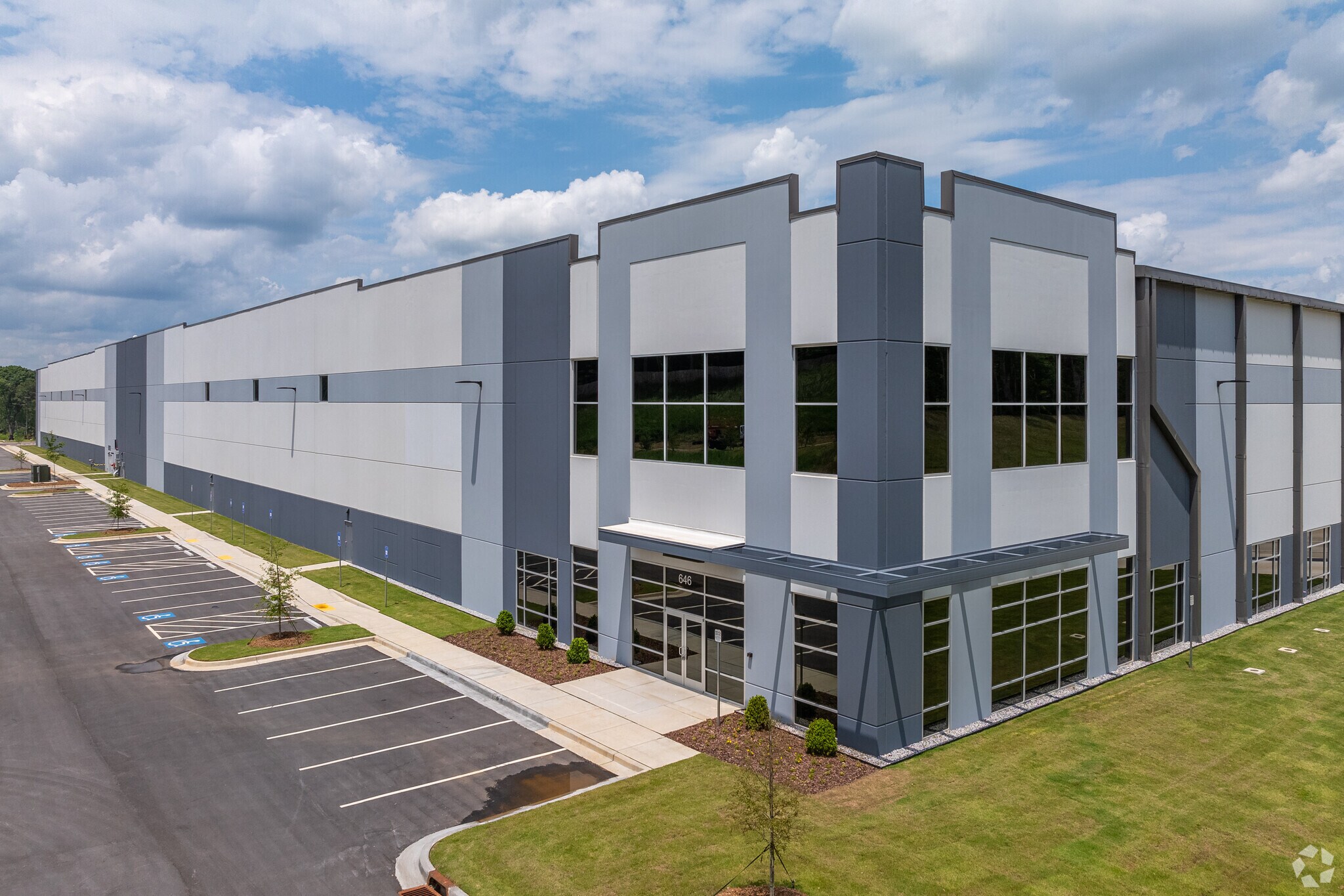 350 Raco Pky, Pendergrass, GA à louer Photo du bâtiment- Image 1 de 40