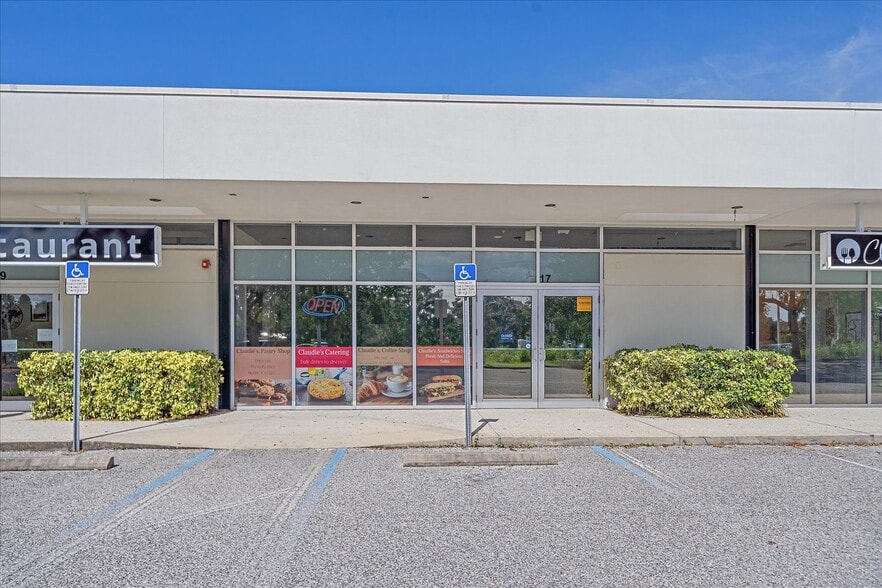 15 S Beneva Rd, Sarasota, FL for lease - Building Photo - Image 2 of 8