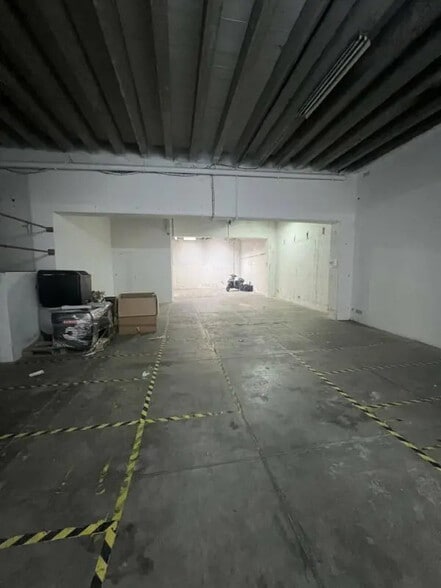 Industrial in Toulouse for lease - Interior Photo - Image 1 of 3