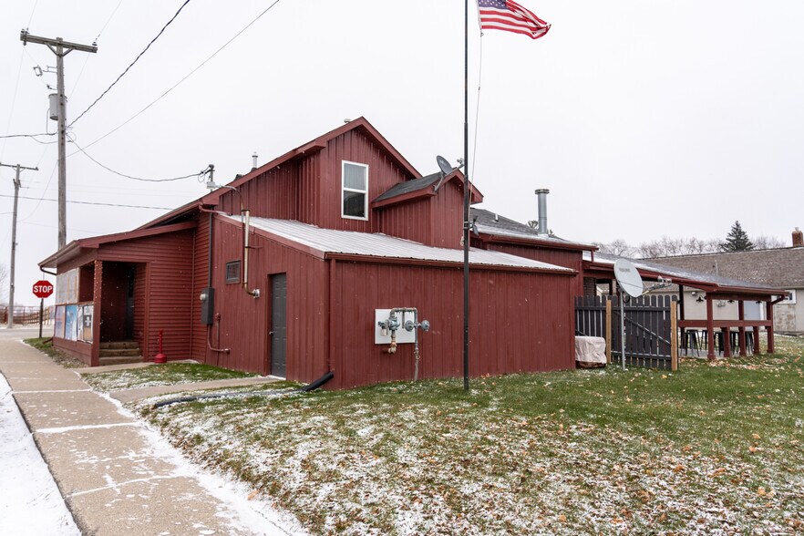 2803 W Blanchard Rd, Winn, MI à vendre - Photo du bâtiment - Image 2 de 18