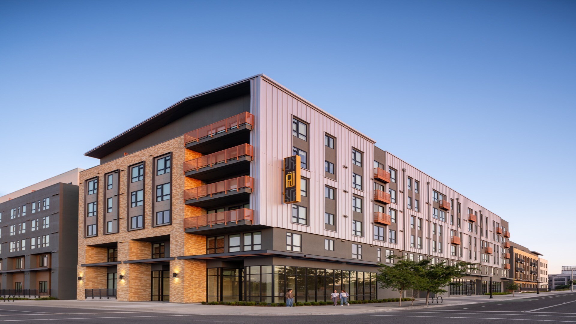 251 6th St, Sacramento, CA for lease Primary Photo- Image 1 of 107