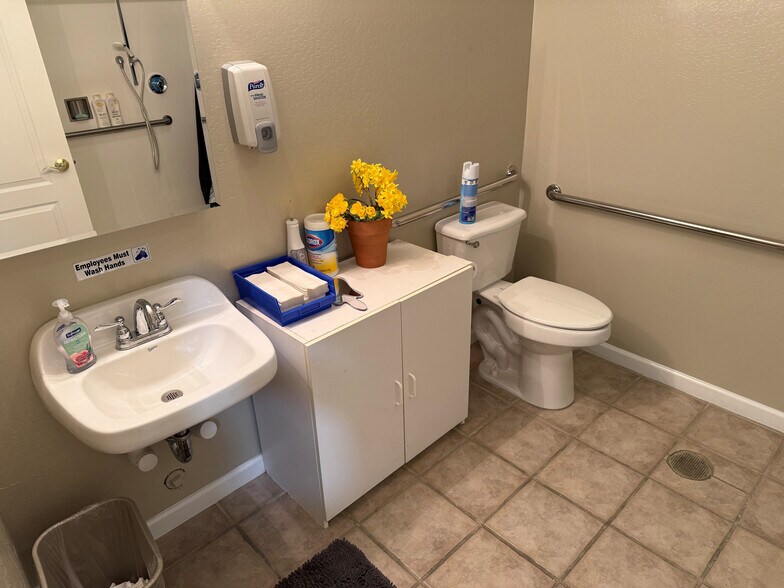 4328-4330 Redwood Hwy, San Rafael, CA à vendre - Photo du bâtiment - Image 3 de 22