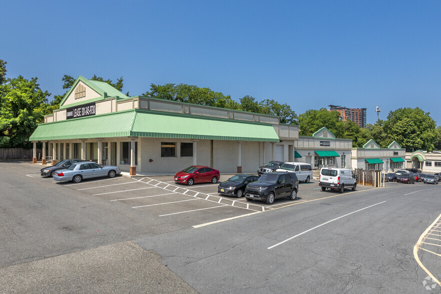 11700-11716 Parklawn Dr, Rockville, MD for sale - Building Photo - Image 1 of 1