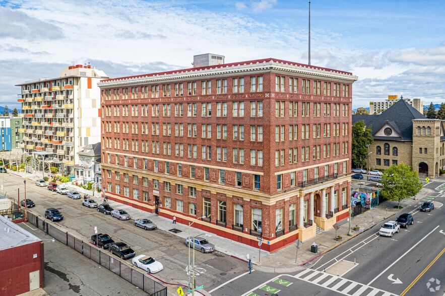 2101-2125 Telegraph Ave, Oakland, CA for lease - Building Photo - Image 2 of 3