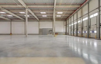 Industrial in SERVON for lease Building Photo- Image 2 of 3