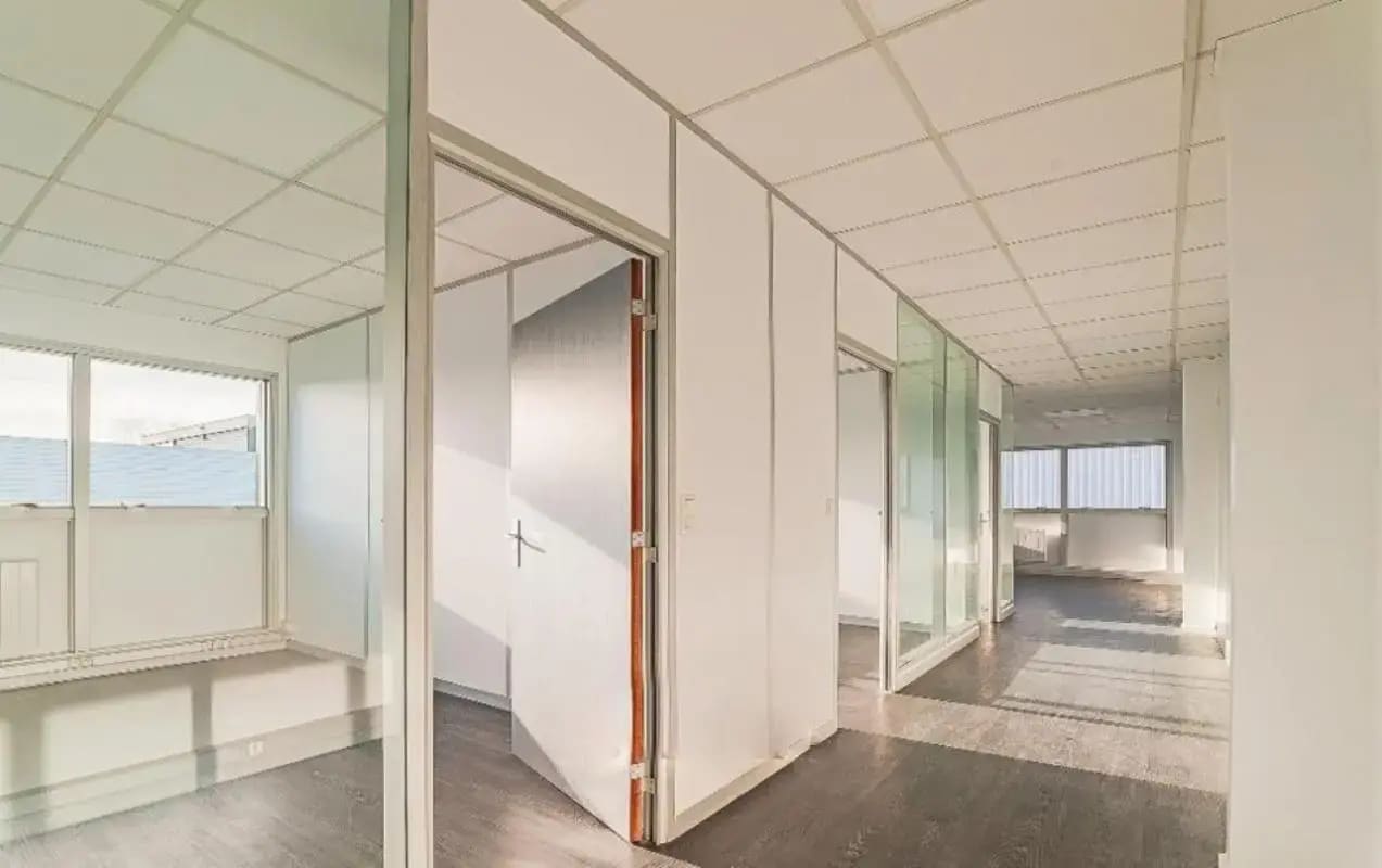 Avenue Georges Politzer, Élancourt for lease Interior Photo- Image 1 of 6