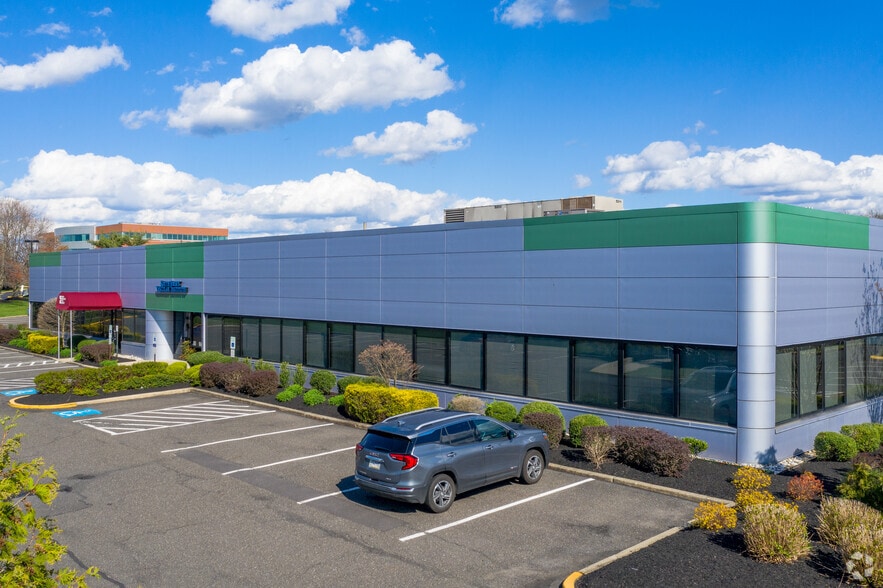 250 Century Pky, Mount Laurel, NJ for lease - Building Photo - Image 3 of 18
