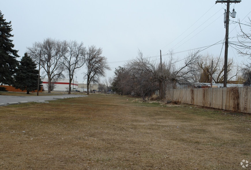 8209 W Fairview Ave, Boise, ID à vendre - Photo du bâtiment - Image 2 de 19