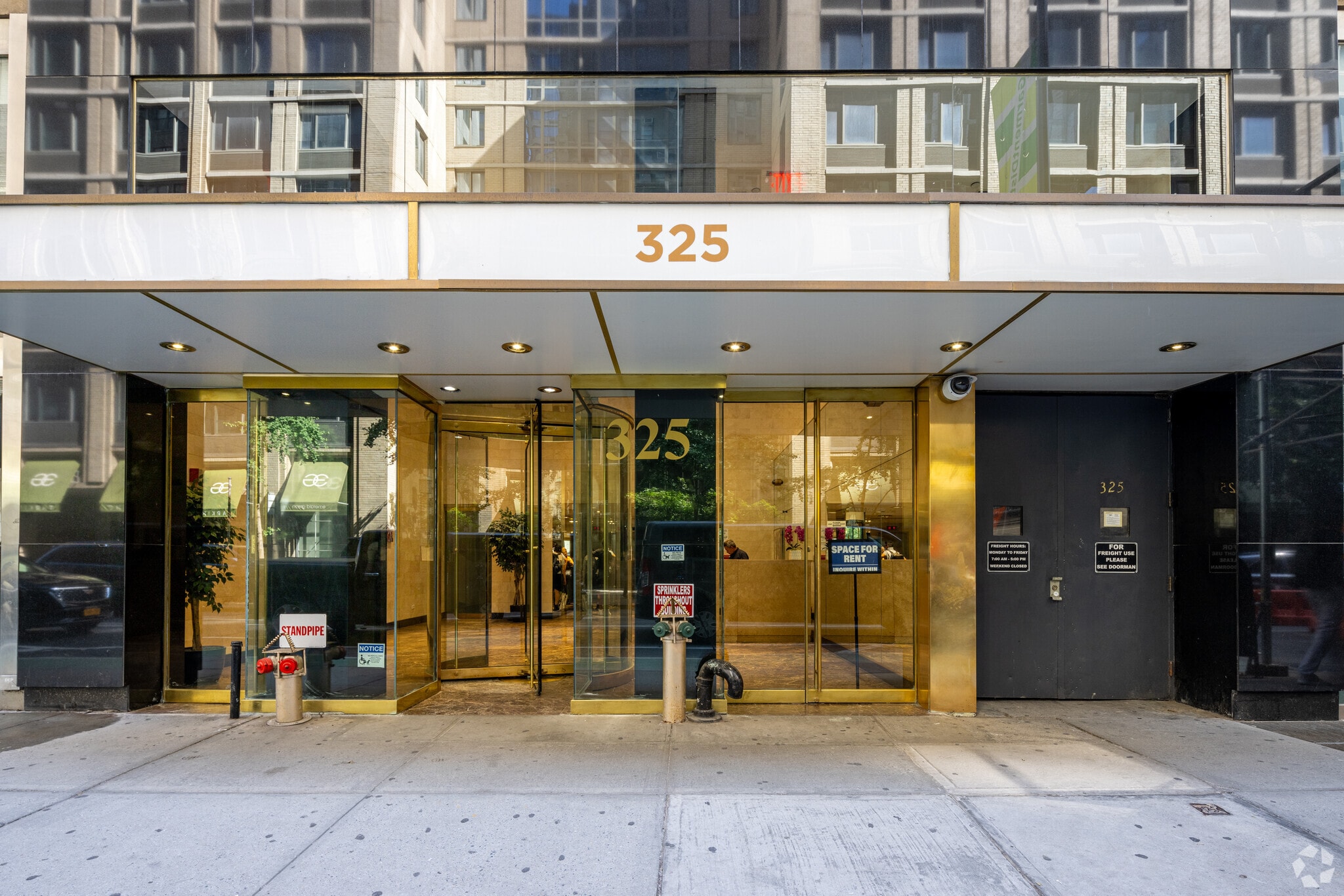 325 W 38th St, New York, NY for lease Primary Photo- Image 1 of 8