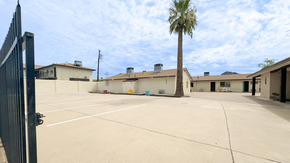 8939 N 8th St, Phoenix, AZ for sale - Building Photo - Image 2 of 43